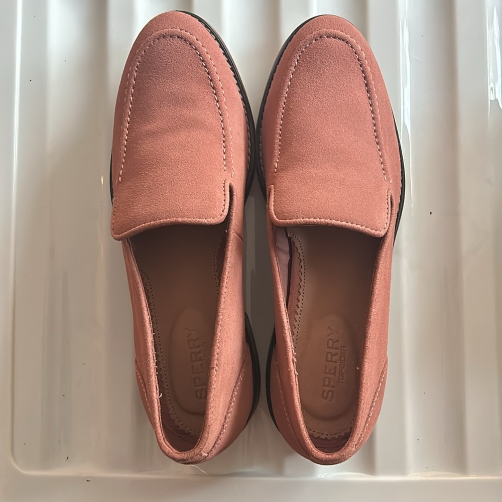 NWOT- Sperry Fairpoint loader suede.